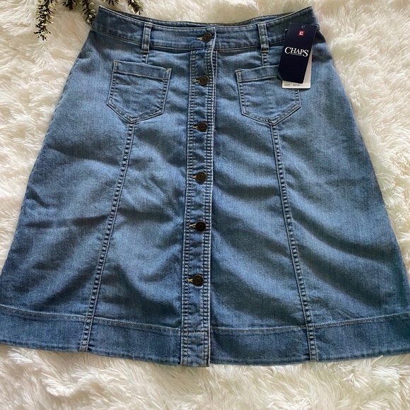 Chaps Dresses & Skirts - ✨3/$12✨Chaps Denim Skirt